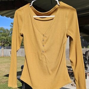 Old Navy Mustard Button-Front V-Neck Blouse